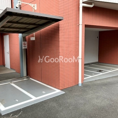 
						シェフルール文京茗荷谷　バイク置場